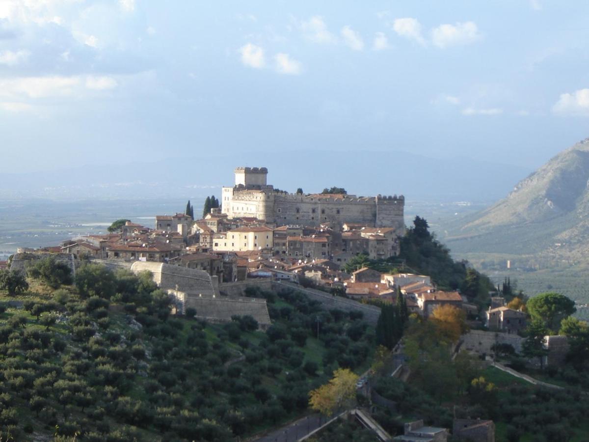 B&B Stazione Latina Sermoneta Exterior photo